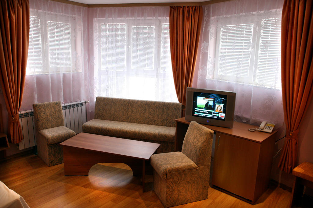 Hotel Mehdjarel Shumen Room photo